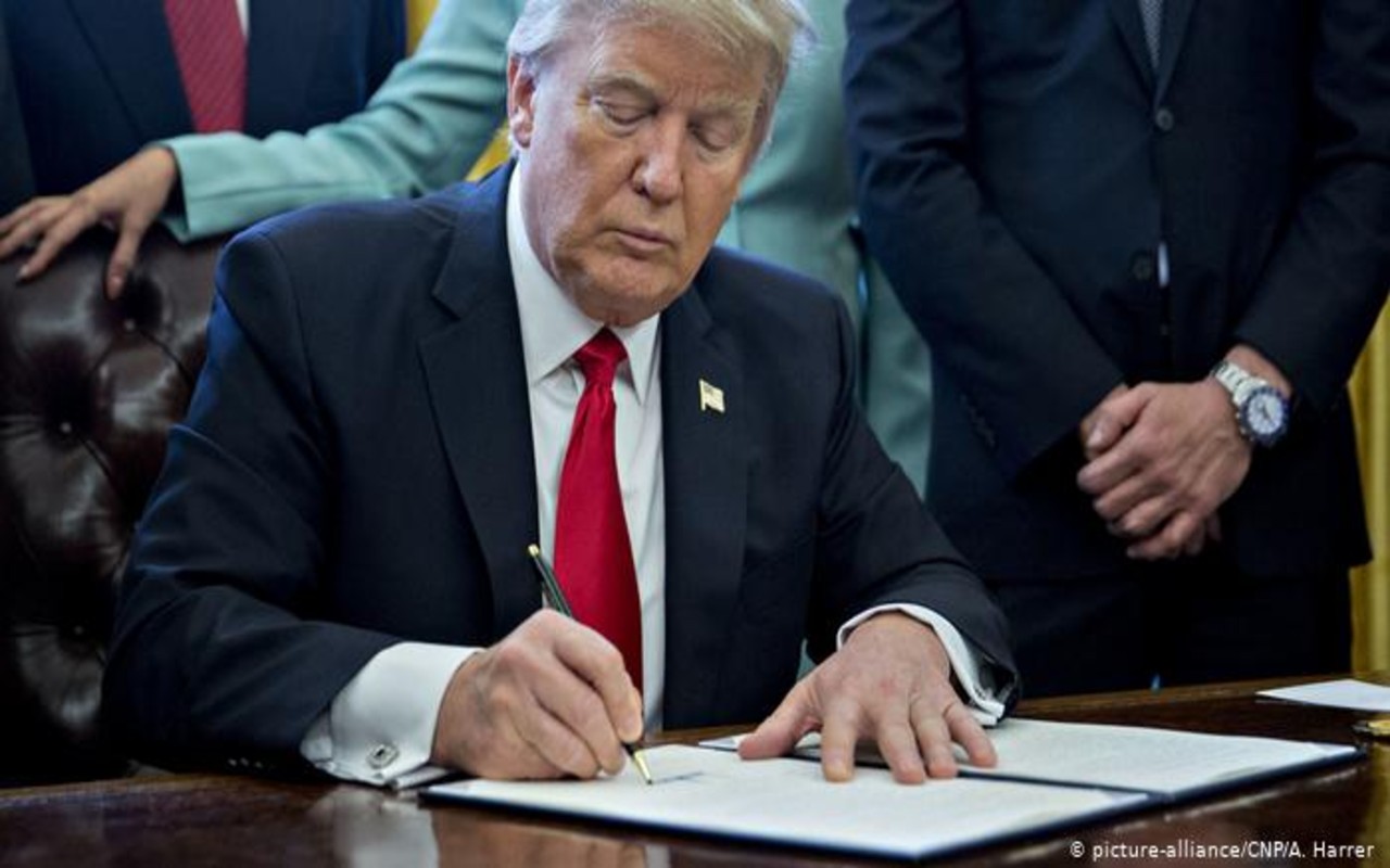 Trump busca aumentar tarifas de apelación de deportación de 110 a 975 dólares