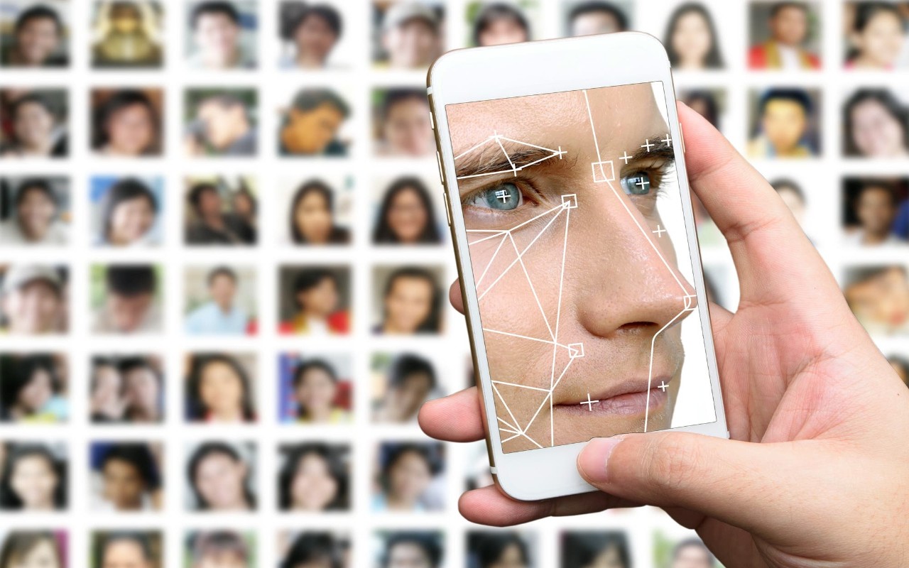 California promulga ley que impide el uso de cámaras para reconocimiento facial