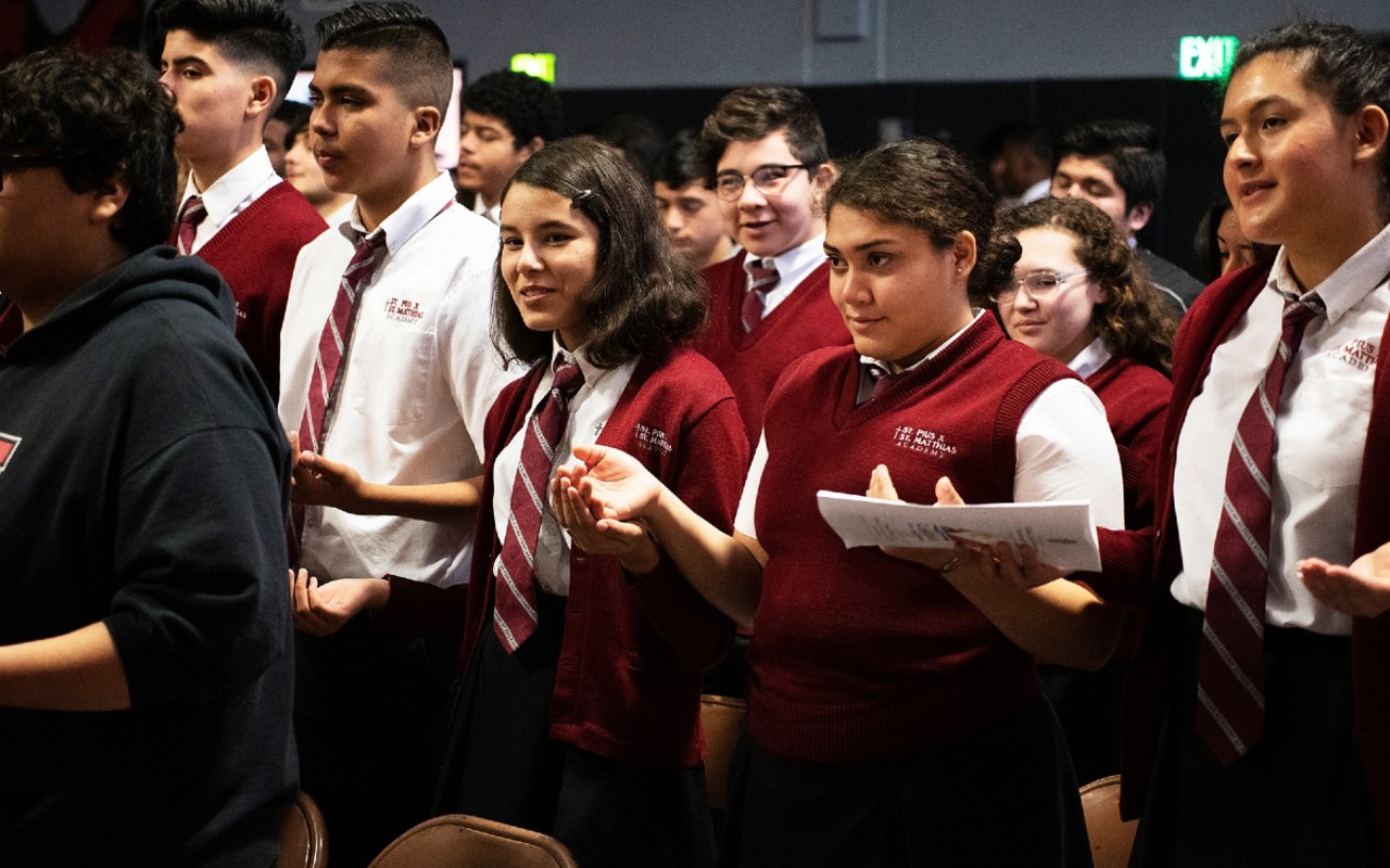 La educación católica no se trata solamente de proporcionar “información”, sino de propiciar una “transformación” en los jóvenes | Foto: Archbishop José H. Gomez