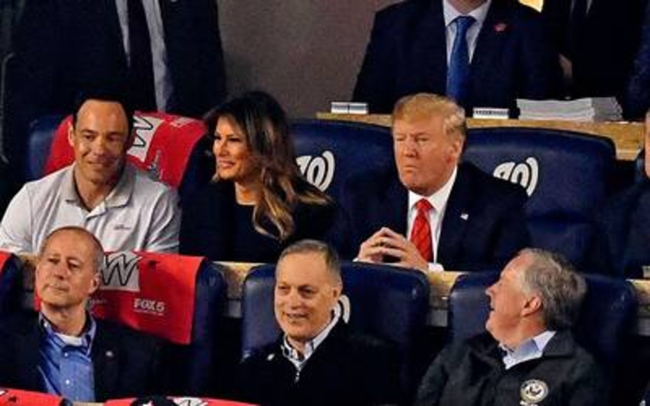 “Enciérrenlo”, Trump es abucheado en un partido de la Serie Mundial en Washington