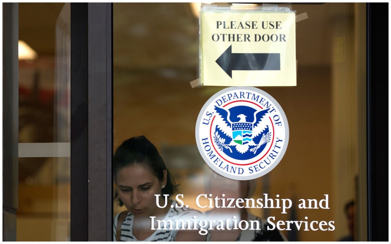 El Servicio de Ciudadanía e Inmigración duplicará el tiempo de espera para el permisos de trabajo a quienes crucen la frontera ilegalmente.