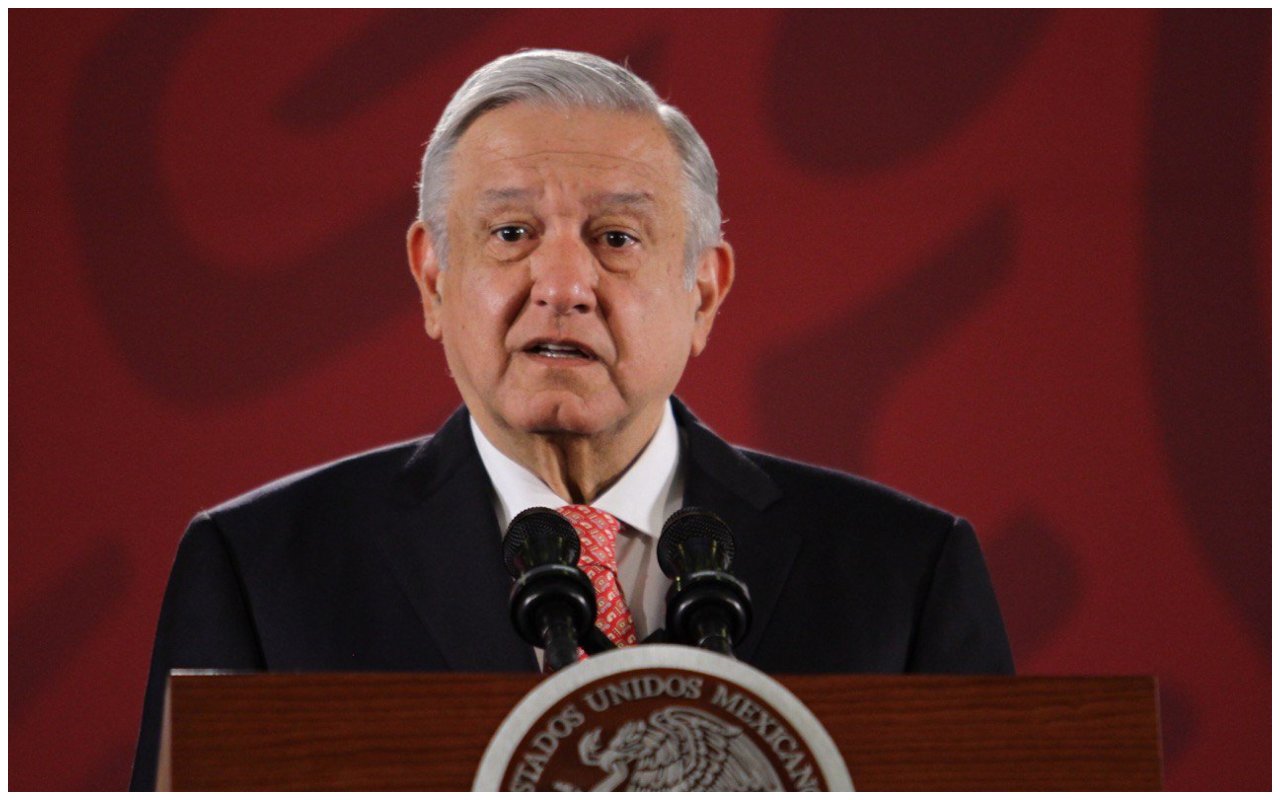 El presidente López Obrador comentó que los recursos que son enviados de parte de los migrantes, a sus familiares en México, contribuyen al desarrollo del país.