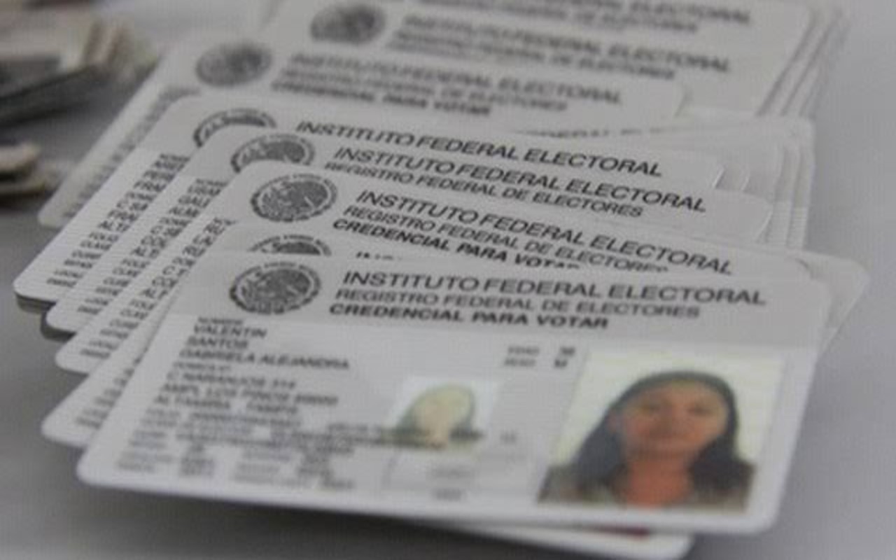 INE cambiará diseño de credenciales de elector en 2020