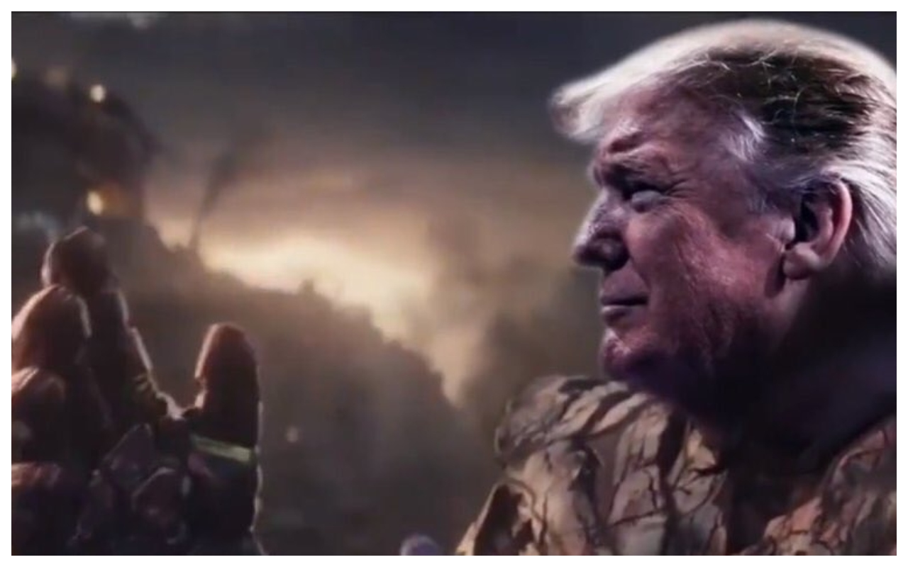 En el video, se ve a Thanos con la cabeza de Trump, chasqueando sus dedos y haciendo desaparecer a Nancy Pelosi.