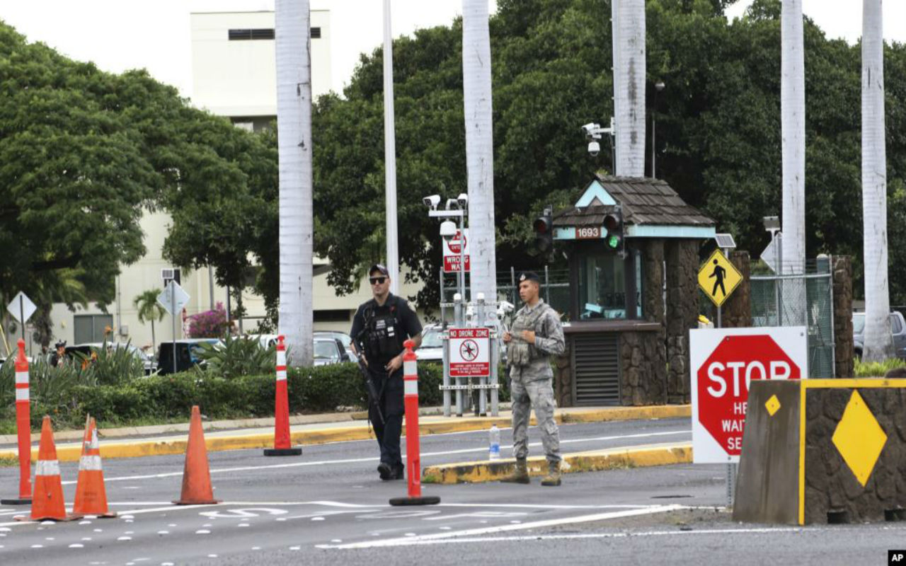 Dos personas murieron y una resultó herida el miércoles por un marinero estadounidense en el Astillero Naval de Pearl Harbor
