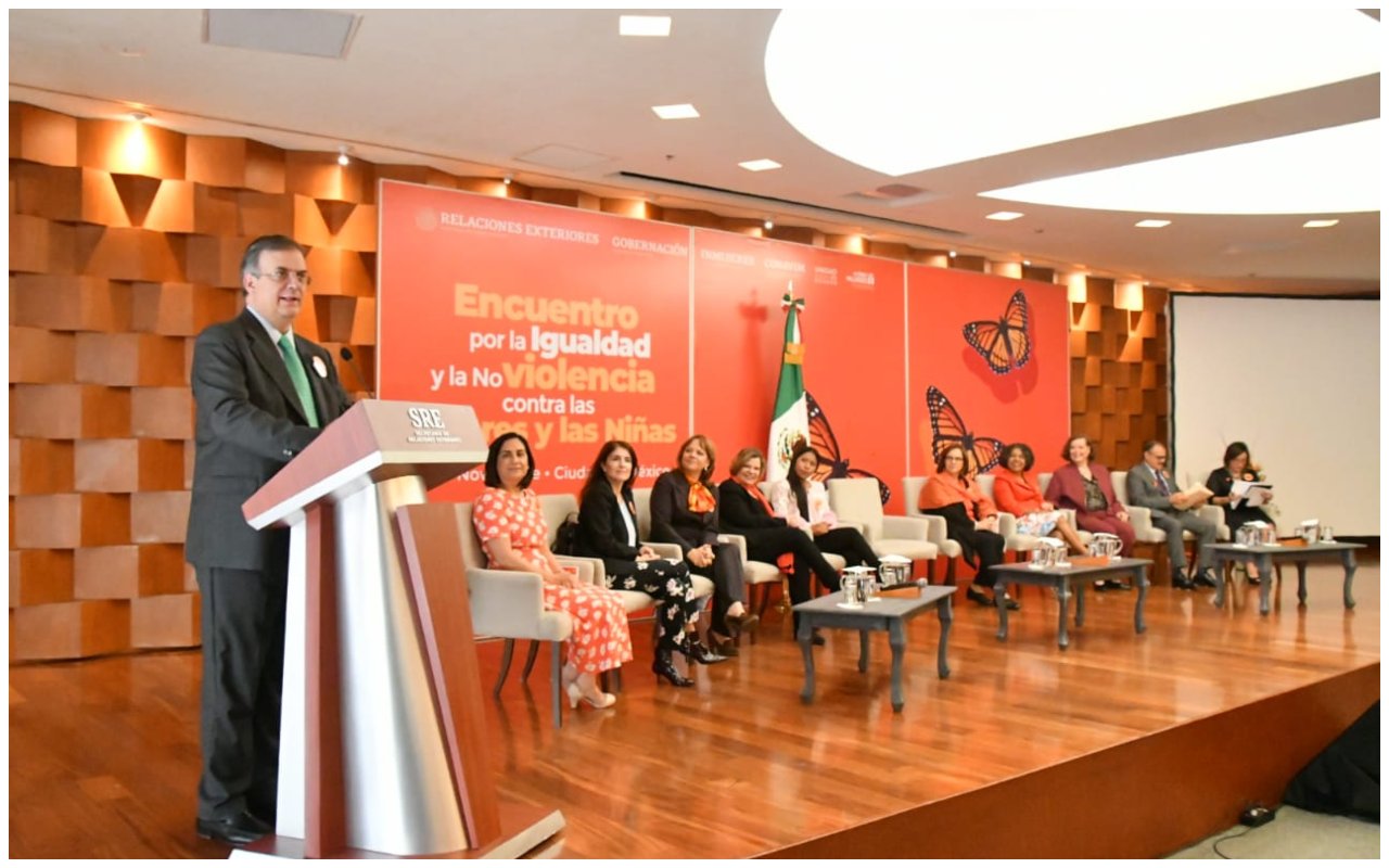 Marcelo Ebrard compareció ante el pleno del Senado de la República, en el marco de la glosa del Primer Informe de Gobierno del presidente Andrés Manuel López Obrador.