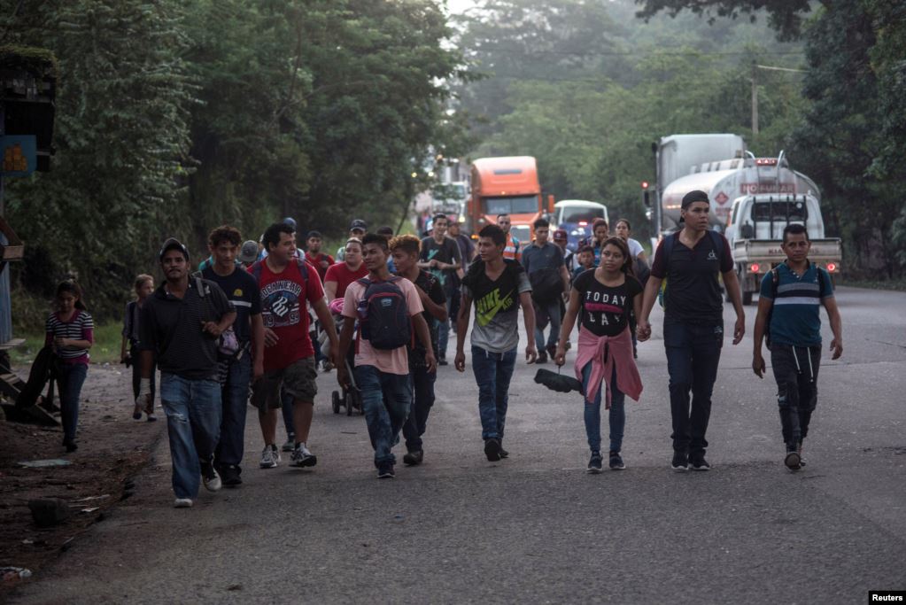 El panorama es poco alentador para los hondureños, ya que esta caravana es algo dispersa si se compara con las anteriores que hicieron el mismo recorrido en 2018 y 2019.