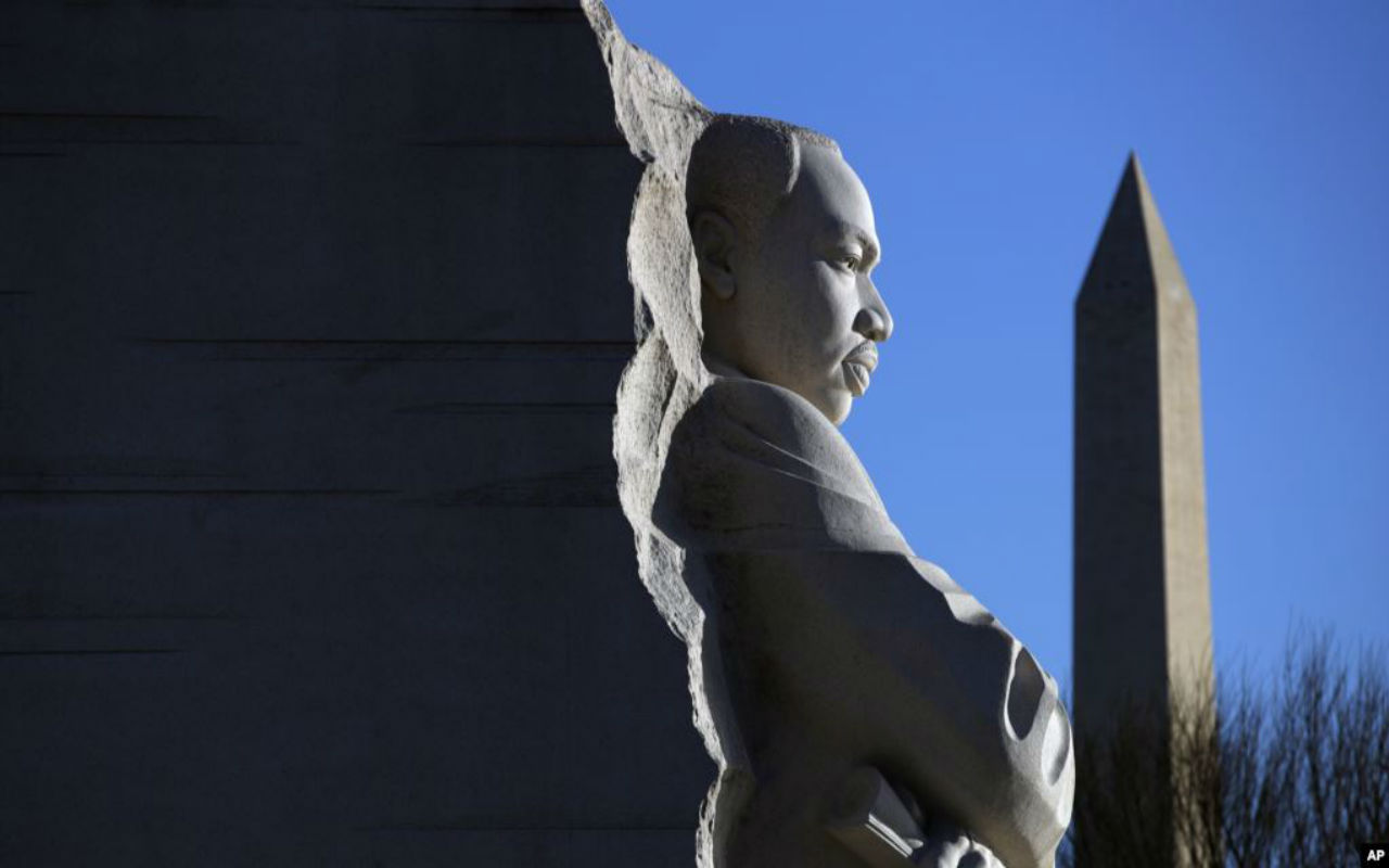 El Monumento a Martin Luther King Jr., en Washington, D.C., atrae a visitantes de todo EE.UU.