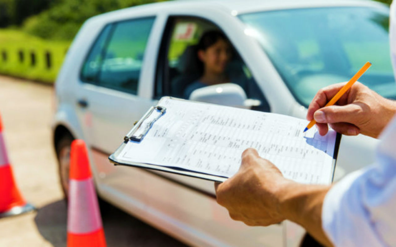 Todo lo que deberías saber acerca del carnet de conducir en prácticas