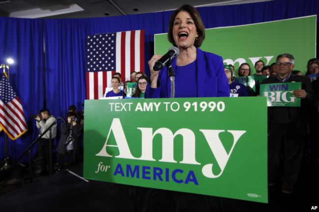 candidata a la nominación presidencial demócrata Amy Klobuchar