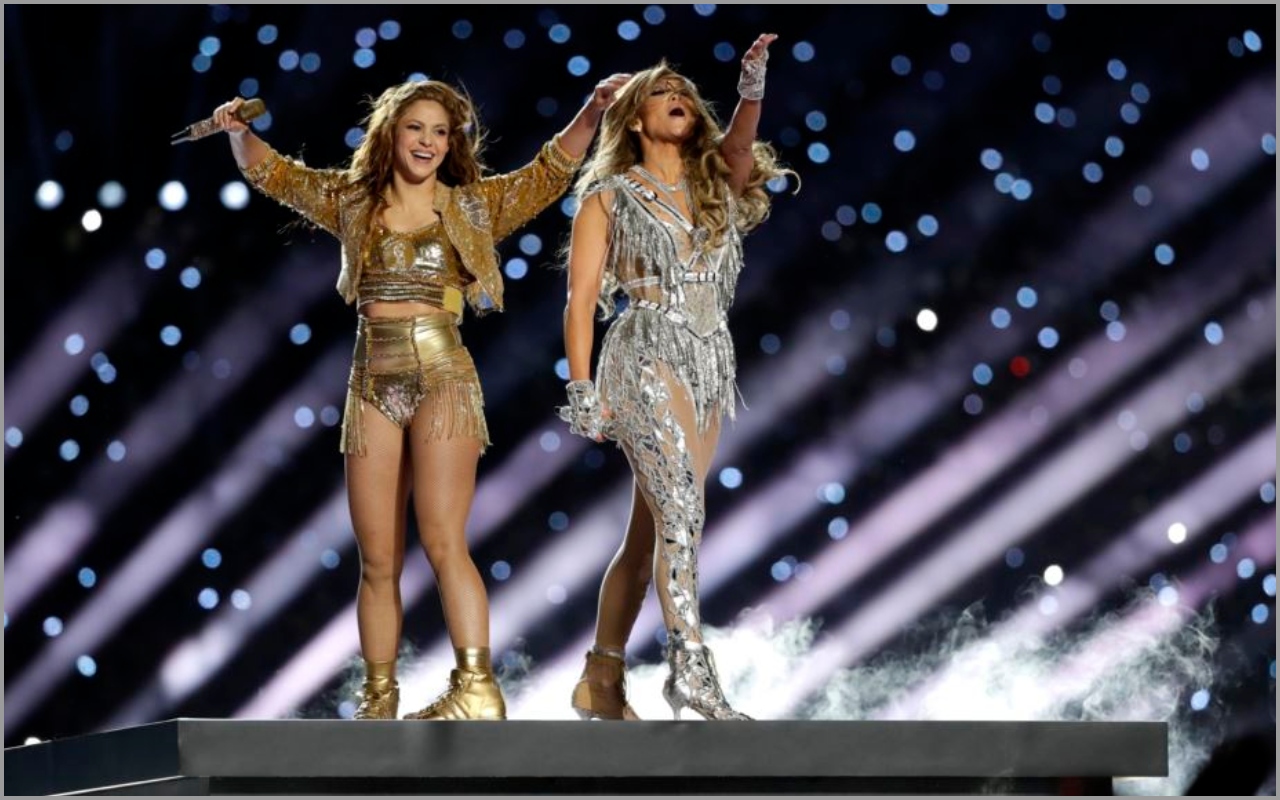 Shakira y Jennifer Lopez llevan su sabor latino al escenario del Super Bowl