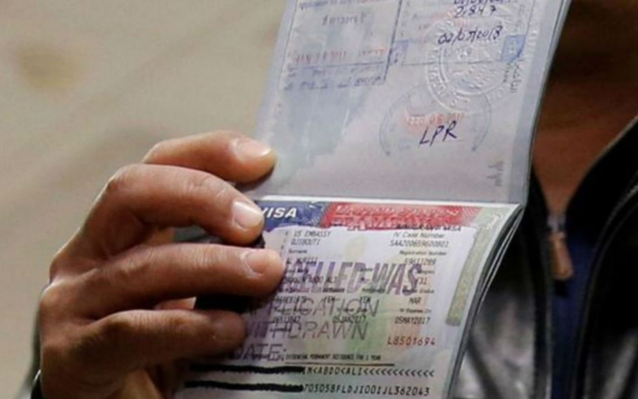 Las parejas de los titulares de visas H-1B también tienen derecho a trabajar en USA, pero el gobierno había retrasado el trámite. | Foto: Reuters / Voz de América.