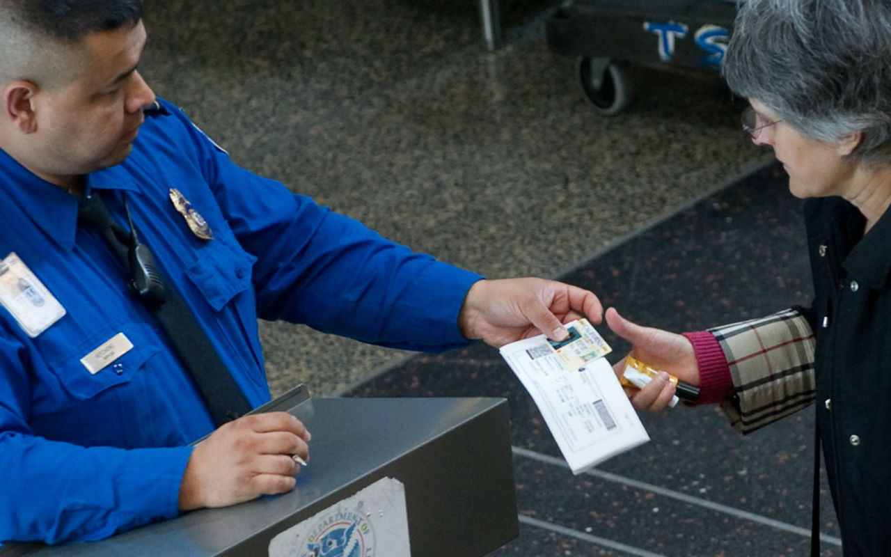 DMV de California facilita tramite para conseguir la REAL ID