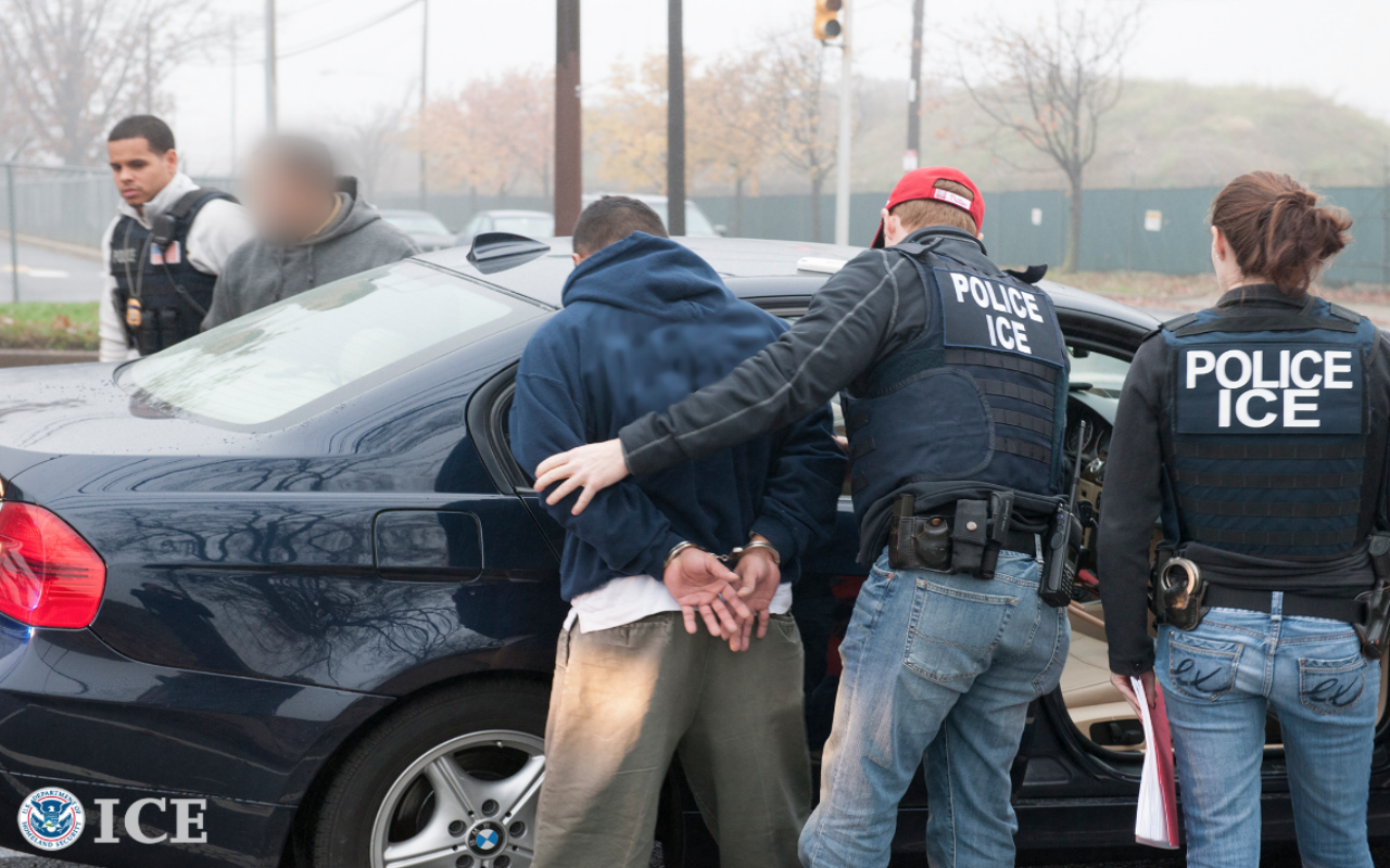 ICE detiene ilegalmente a inmigrantes antes de sus juicios