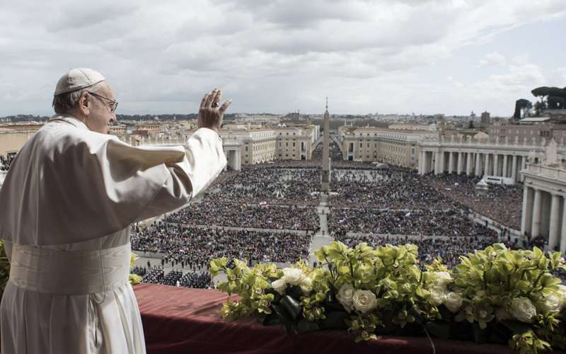 El Papa dará bendición extraordinaria en la plaza vacía por coronavirus