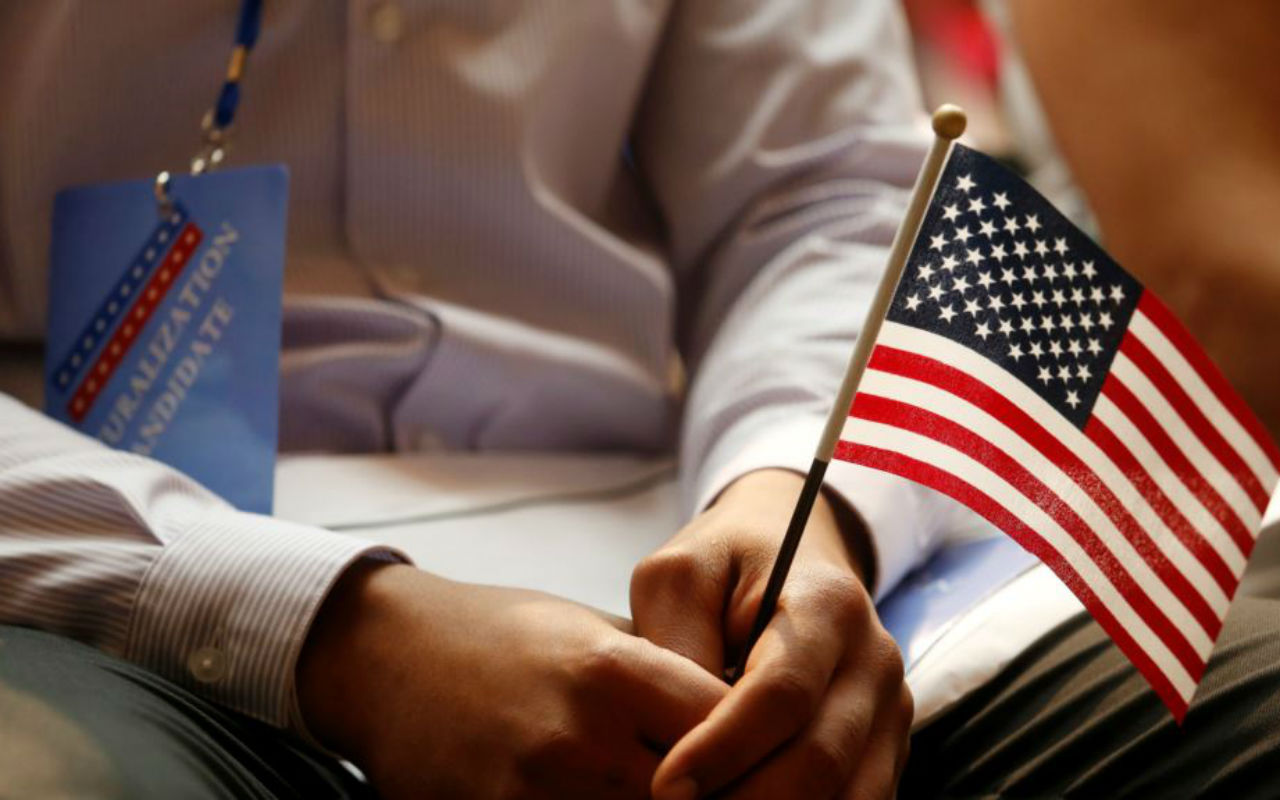 USCIS planea reabrir sus oficinas el 4 de mayo VOA Reuters