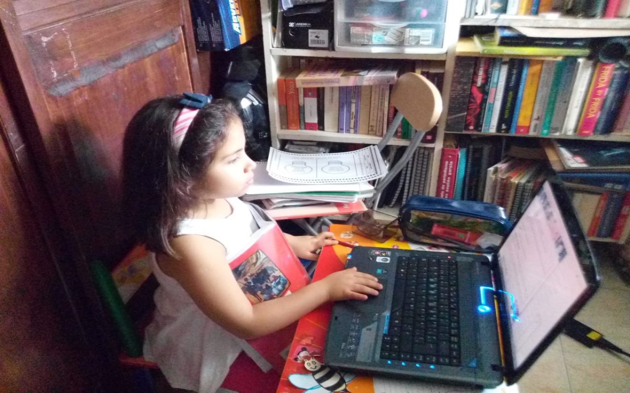 El regreso a clases en línea trae problemas para los padres de familia. Foto: Cynthia Fabila/DLF