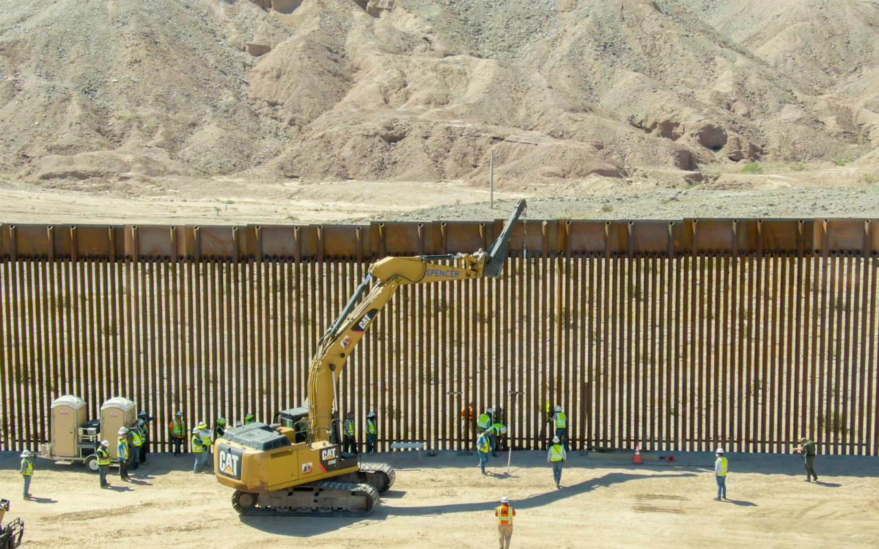 CBP firma contrato para construir 14 millas nuevas del muro fronterizo