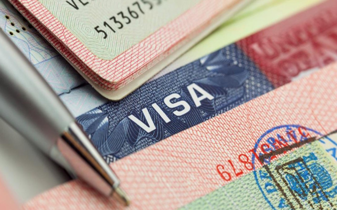 5 cosas de la decisión de Trump sobre las visas de trabajo
