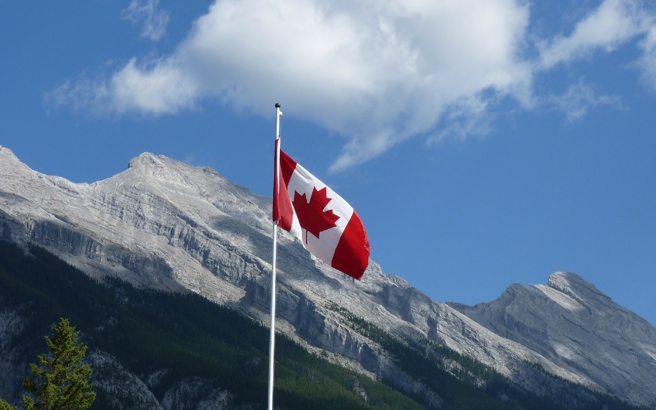 Canadá levanta restricciones de viaje para algunos visitantes