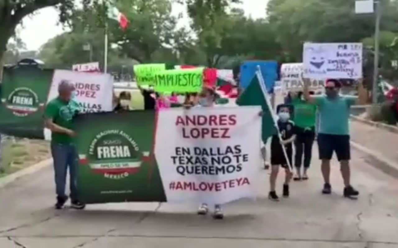 Dallas marcha anti AMLO