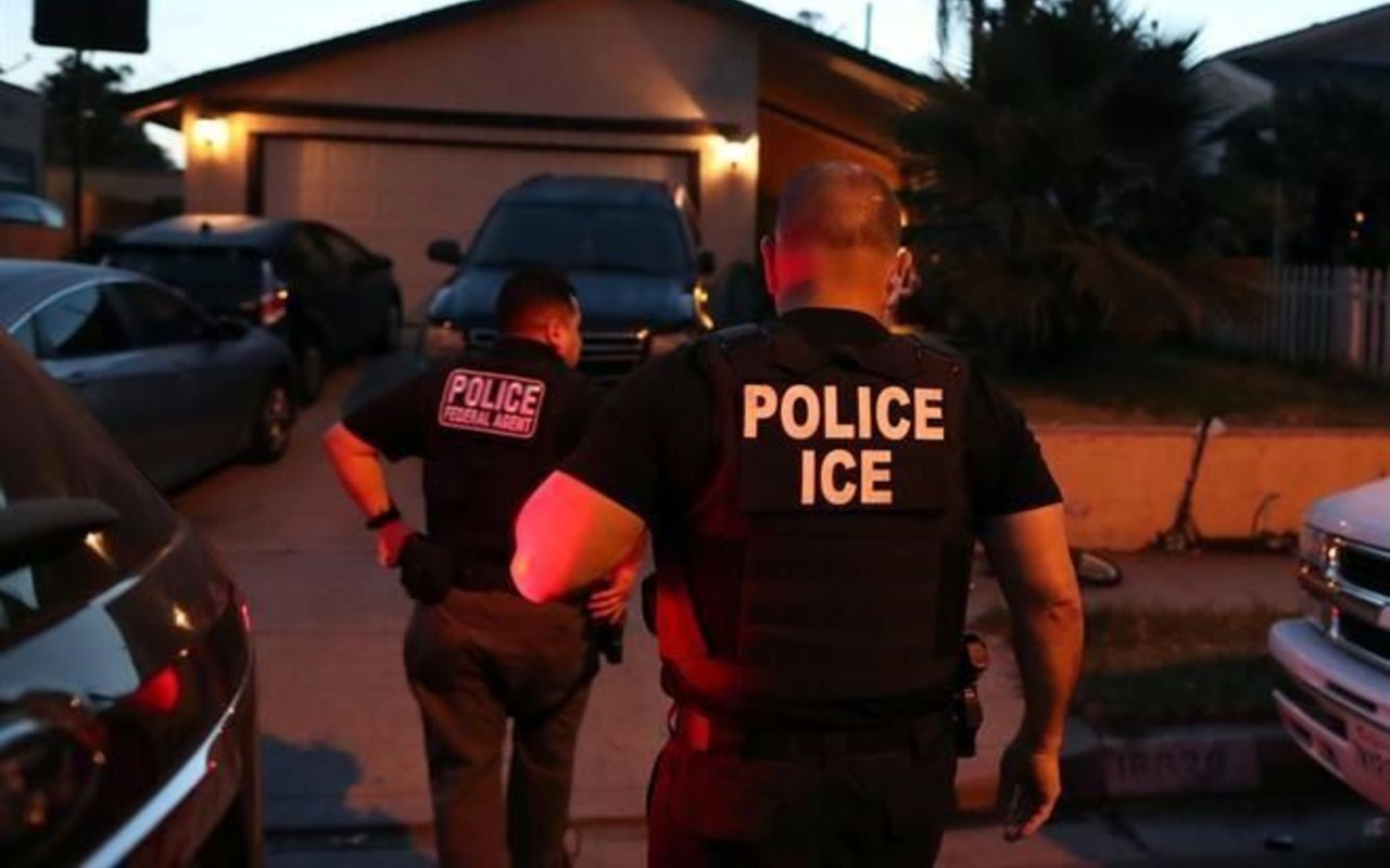 Expertos en el tema recuerdan a los migrantes que los agentes de ICE no pueden detenerlos por no pagar la renta de sus viviendas. Foto: Reuters