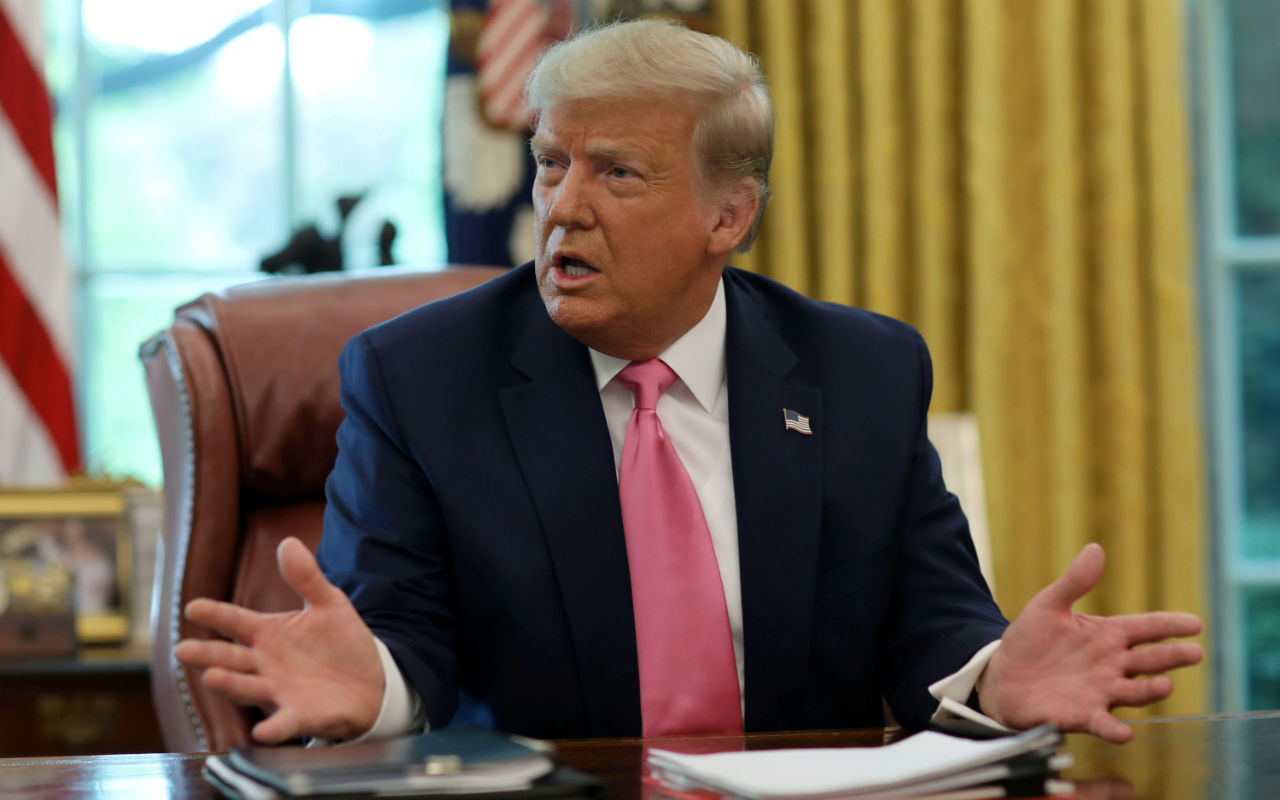 El presidente Donald Trump ha cuestionado la legitimidad de las boletas por correo, una variante usada en las primarias en medio de la crisis de salud generada por la pandemia. Foto: Reuters / Voz de América