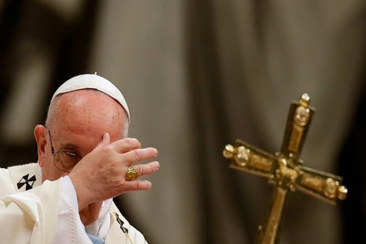 Para los católicos, ¿qué significa hacer la señal de la Santa Cruz?