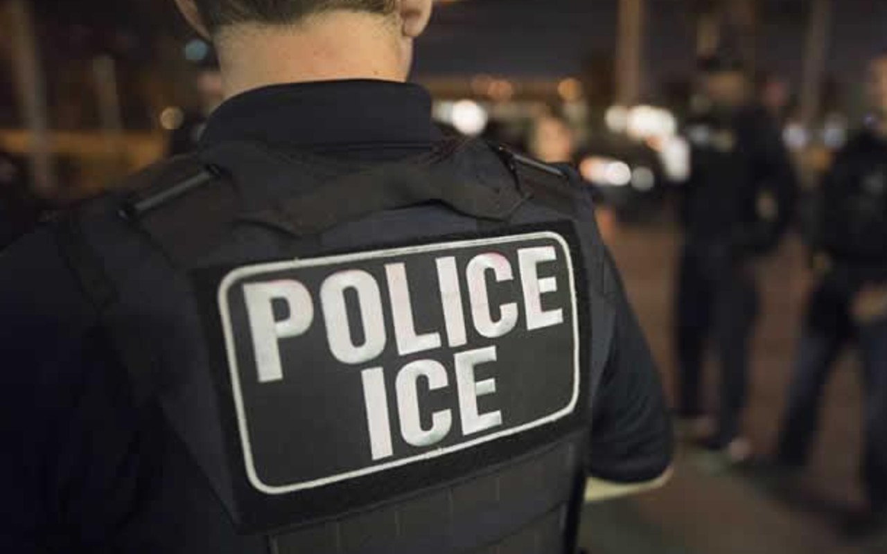 ICE detiene a 3 inmigrantes con cargos liberados previamente por la policía de NY