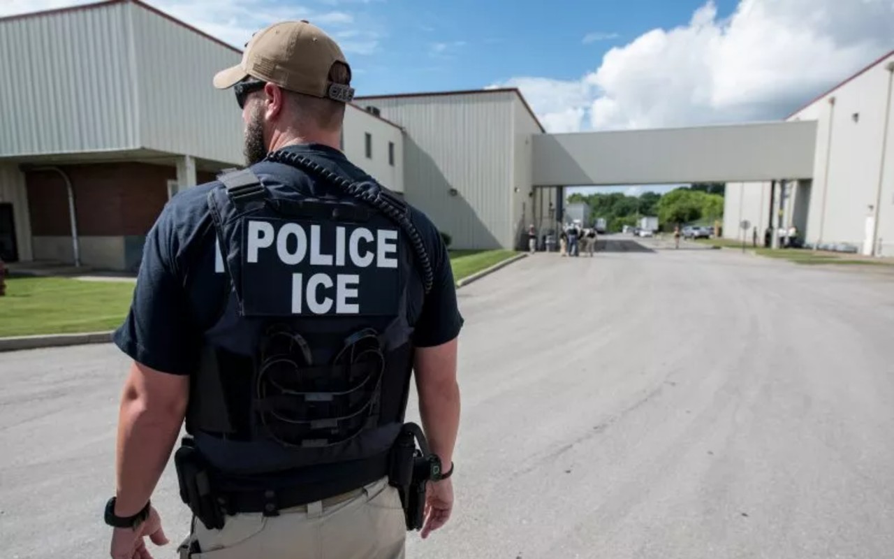 ICE ofrece curso a ciudadanos para detener inmigrantes indocumentados