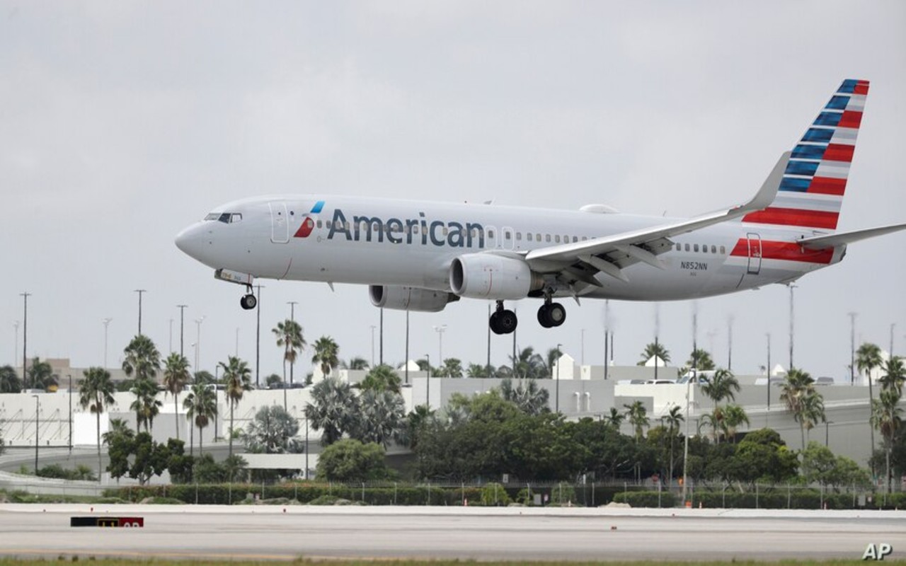 American Airlines despedirá 17 mil 500 empleados por disminución de viajes