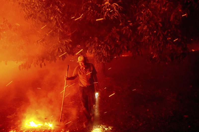 El gobernador de California declaró el martes el estado de emergencia por los incendios forestales en el norte del estado.