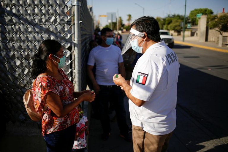 El Instituto Nacional de Migración está trabajando con las autoridades de Coahuila en el caso de dos supuestos agentes que trasladaban a migrantes mexicanos hacia EEUU. Foto: Reuters, José Luis González.