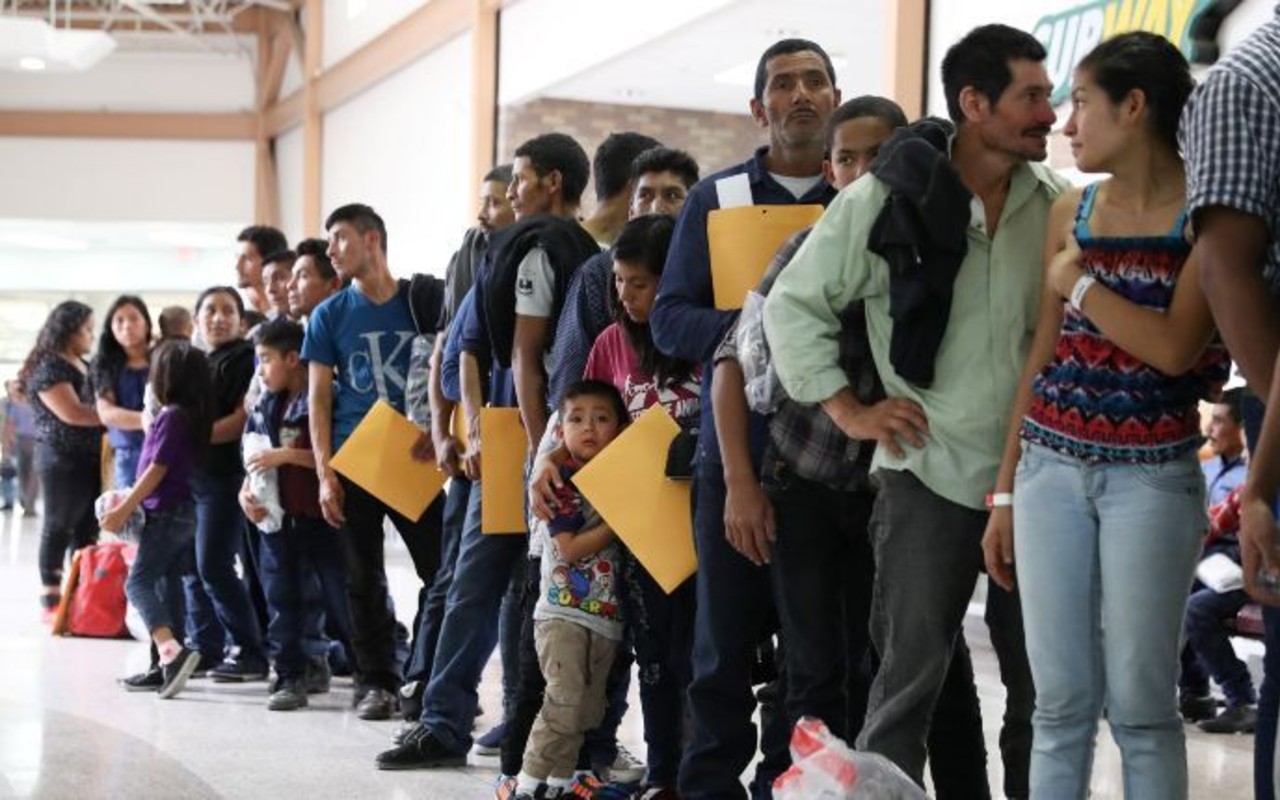 Con o sin reforma migratoria, estos migrantes no podrán solicitar ni la residencia ni la ciudadanía en USA. | Foto: Reuters /VOA.
