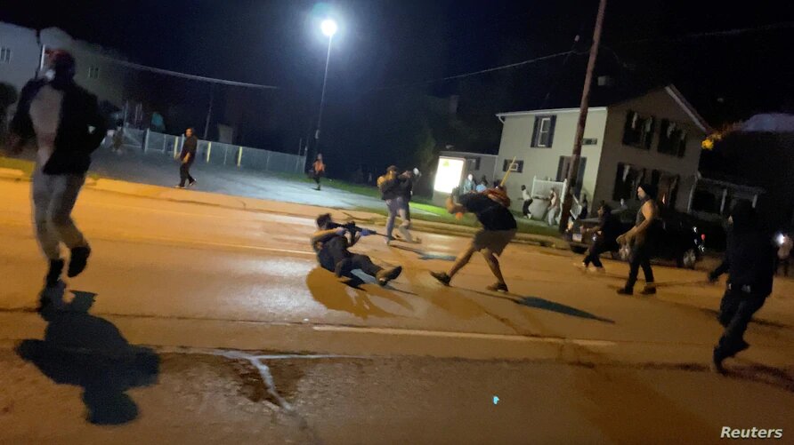 Las protestas en Wisconsin se desataron por otro caso de violencia policial. Foto: Reuters, VOA