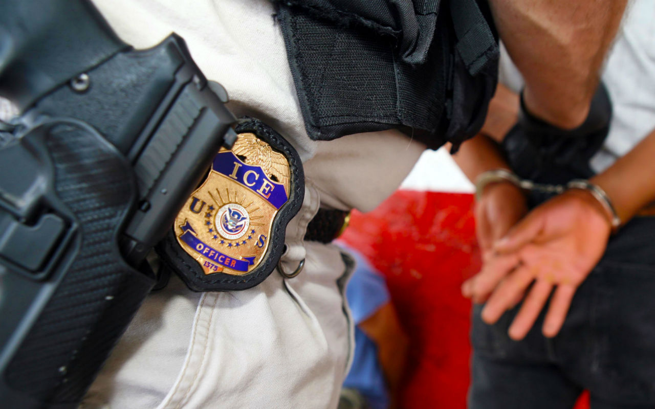El hombre arrestado por ICE ya contaba con un récord criminal. | Foto: @ICEgov.