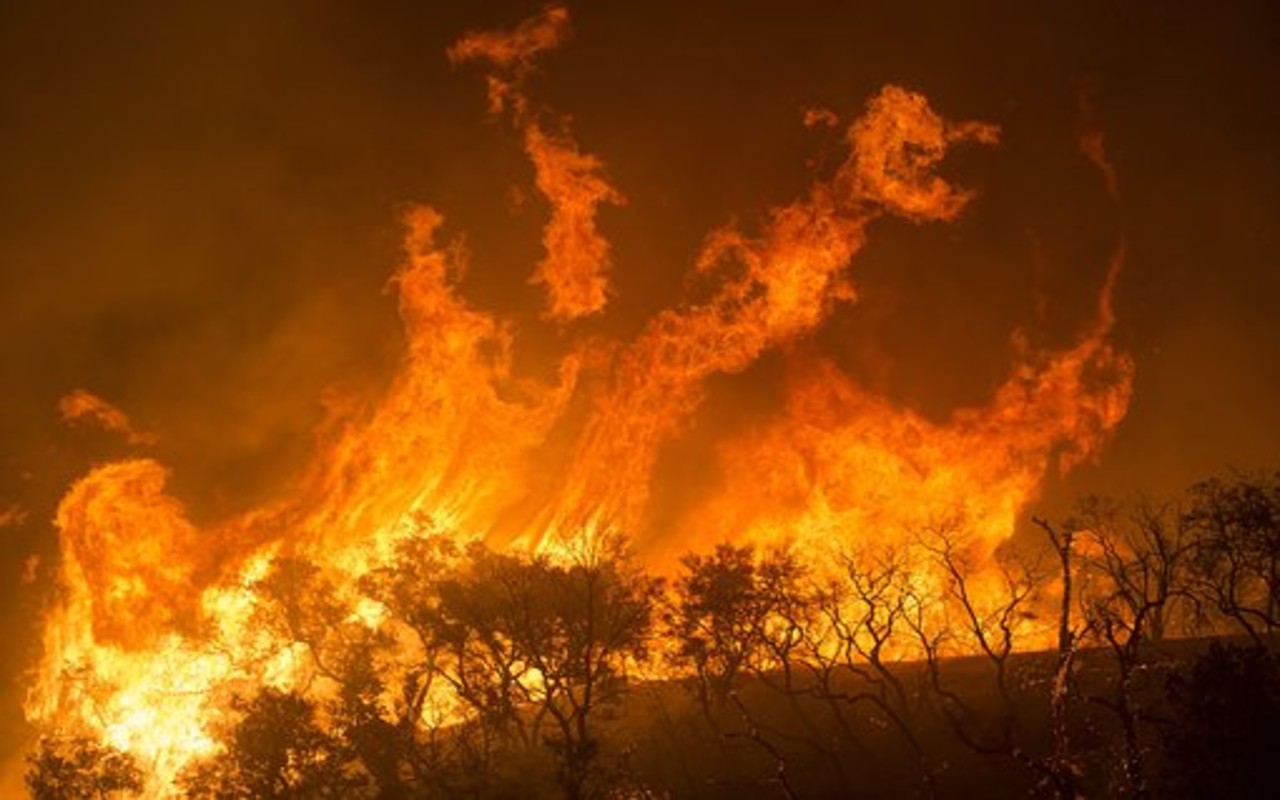 Nueva ola de calor amenaza con empeorar incendios en California