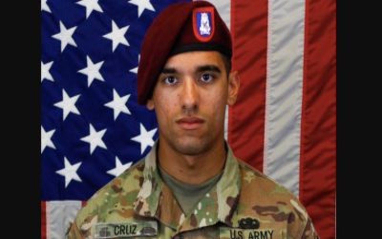 Soldado hispano muere durante entrenamiento de paracaídas en Georgia