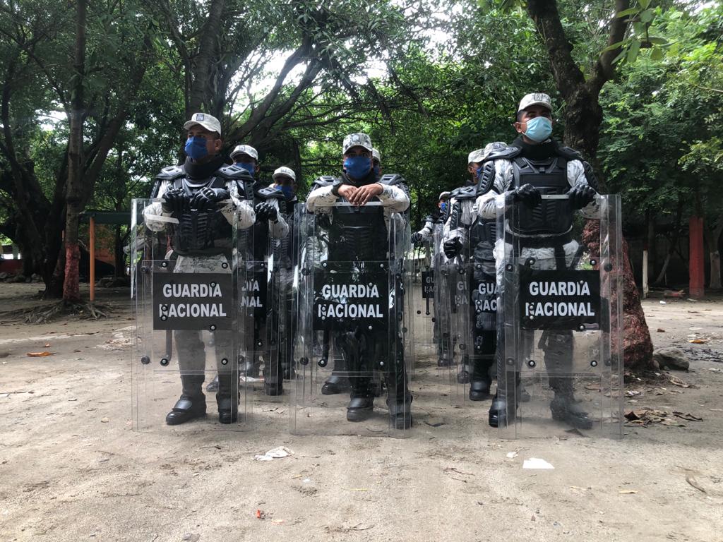 Miembros de la Guardia Nacional resguardan la frontera México-Guatemala. | Foto: Ángeles Mariscal / La verdad Juárez.