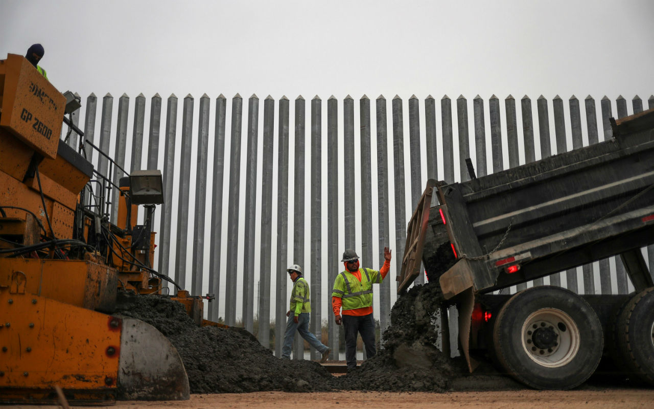 USA celebra las 400 millas de su muro fronterizo con México