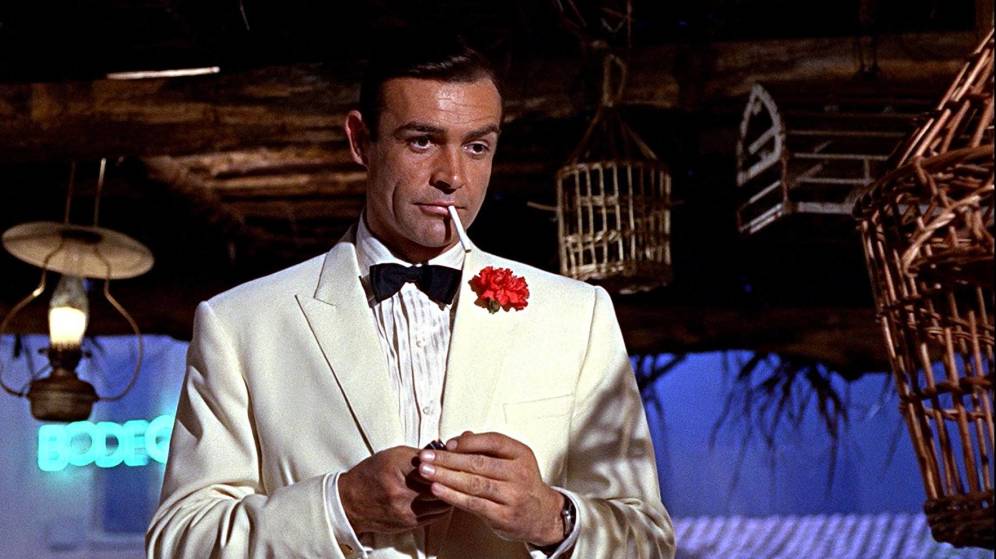 Sean Connery interpretando a James Bond en "Goldfinger" en 1964. | Foto: El Confidencial.