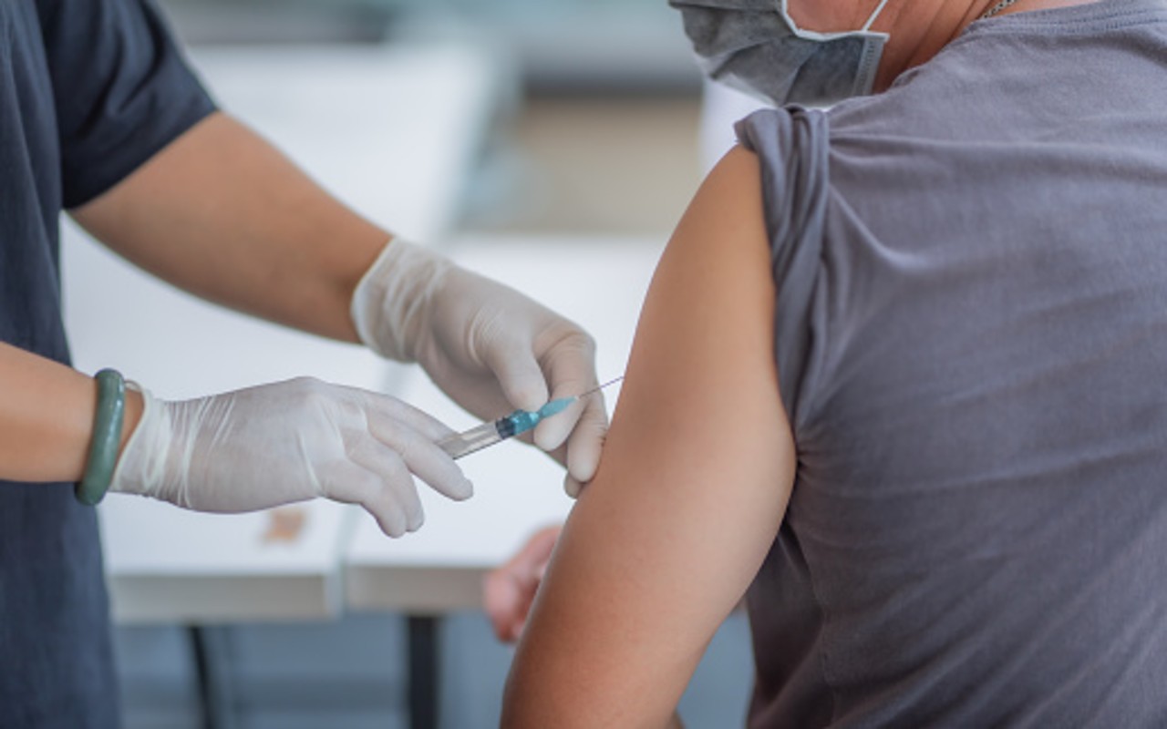 Pfizer probará distribución de vacuna contra coronavirus en EEUU