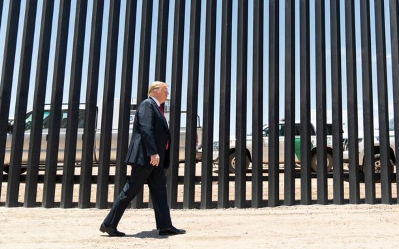 La construcción del muro fronterizo fue una de las grandes promesas de campaña de Donald Trump. Estados como Texas desean continuar con su proyecto. | Foto: Facebook oficial de Donald Trump.
