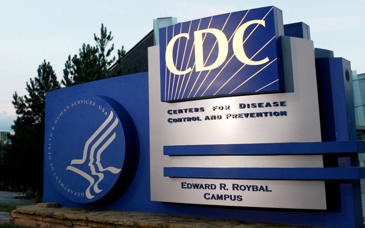 CDC propone acortar la cuarentena para algunas personas Reuters VOA