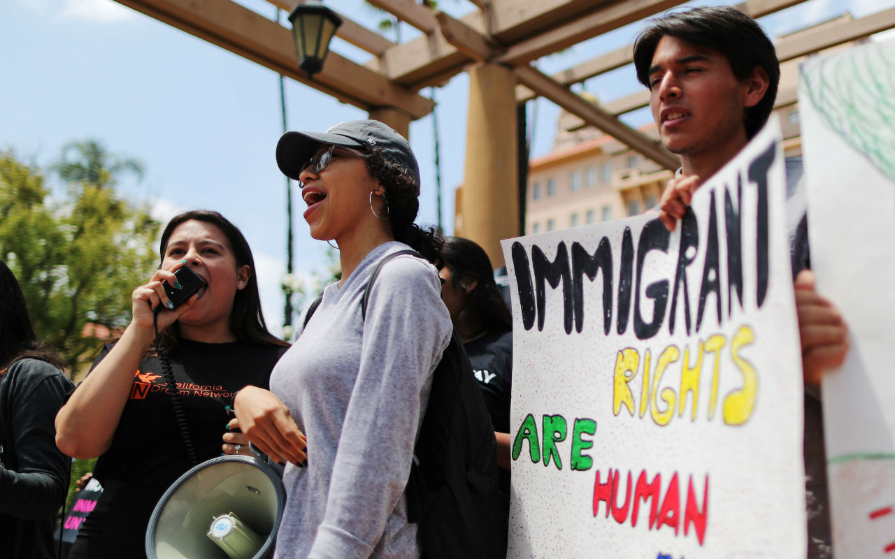 Los beneficiarios de DACA pertenecen a uno de los grupos de inmigrantes que se beneficiarían con una reforma migratoria.| Foto: Reuters / Voz de América.
