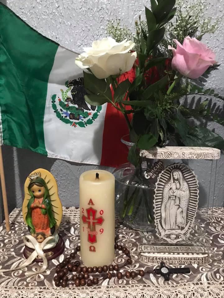 Altar con dos Virgen de Guadalupe