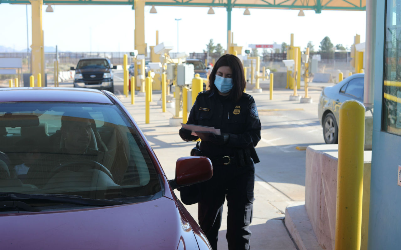 Checa el tiempo de espera en los puentes internacional para cruzar la frontera de USA. | Foto: @CBP.