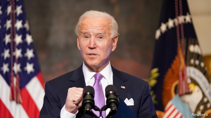 Hoy, Joe Biden firmará órdenes ejecutivas en favor de la comunidad migrante en USA. | Foto: Reuters / VOA.