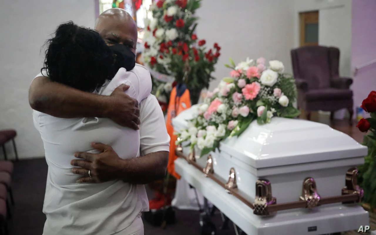 CORONAVIRUS | Suspenden cremaciones en Los Ángeles por acumulación de cadáveres