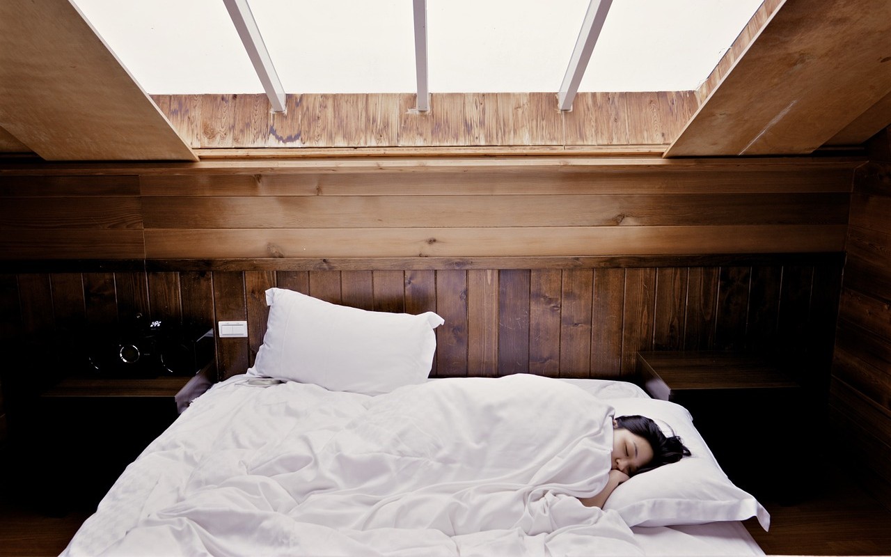 Tres oraciones para dormir en paz y combatir el insomnio. | Foto: